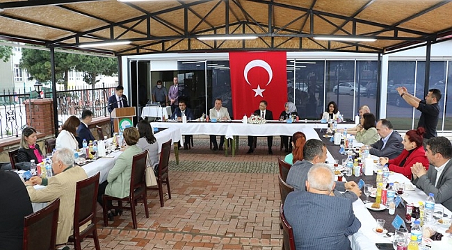 BU MİLLET DEVLETİN SICAKLIĞINI ŞEFKATİNİ HİSSETTİREN YÖNETİCİ VE İNSANLARINI ASLA UNUTMUYOR