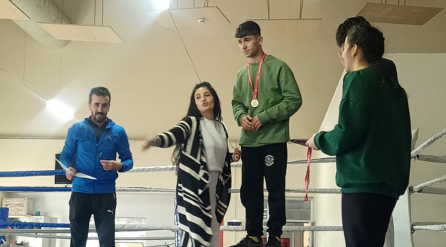 Liseler Arası Boks Şampiyonu Beşir KOÇKAT Oldu
