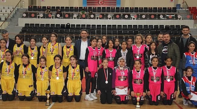 OKUL SPORLARI KÜÇÜKLER BASKETBOL İL BİRİNCİLİĞİ TURNUVASI TAMAMLANDI