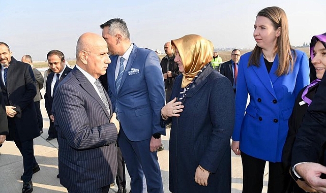 TARIM BAKANI KİRİŞÇİ'YE BABA OCAĞINDA SICAK KARŞILAMA