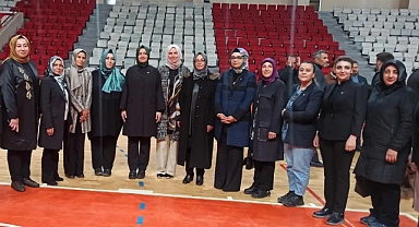 Bakan Fatma Betül Sayan Koordinatörlugunde Ak Partide Temayül Yoklaması Yapıldı