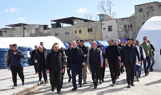 Başkan Güngör, Bakan Soylu ile Geçici Esnaf Çarşılarını Ziyaret Etti