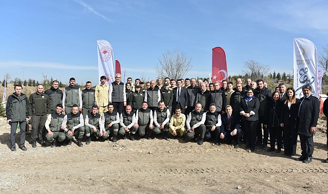DEPREM ŞEHİTLERİ ORMANINDA FİDAN DİKİLDİ
