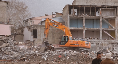Gürbüz Rakamlarla Açıkladı: Elbistan’da 992 Enkaz Kaldırıldı!