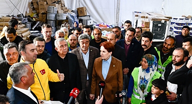 İYİ PARTİ BAŞKANI MERAL AKŞENER VE MANSUR YAVAŞ'TAN DEPREMZEDELERE ANLAMLI ZİYARET