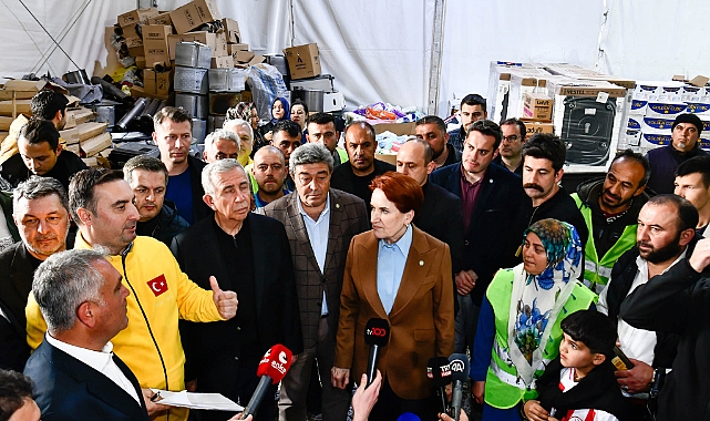 İYİ PARTİ BAŞKANI MERAL AKŞENER VE MANSUR YAVAŞ'TAN DEPREMZEDELERE ANLAMLI ZİYARET