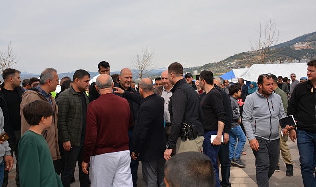 Süleyman Soylu Kahramanmaraş Sütçü İmam Üniversitesindeki (KSÜ) Depremzedeleri Ziyaret Etti