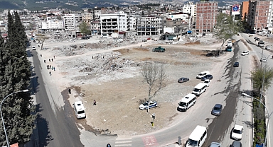 Geçici Esnaf Çarşılarının Kurulumu Sürüyor