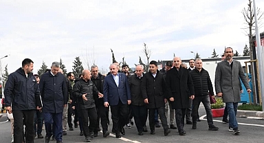 Meclis Başkanı Şentop Konteynır Kenti Gezdi