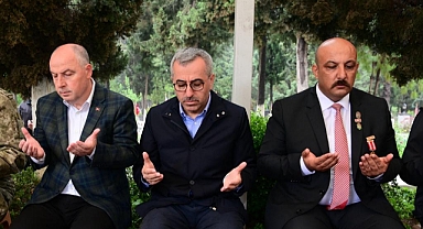 Şehitler Kabirleri Başında Dualarla Yâd Edildi