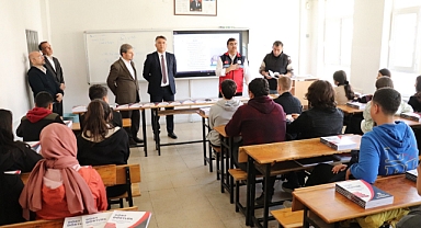BAKANLIĞIMIZDAN ÖĞRENCİLERE YARDIMCI KAYNAK KİTAP DAĞITIMI BAŞLADI