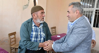 Yumaklicerit CHP Milletvekili İrfan Karadutlu'yu Bağrina Bastı