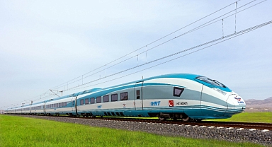 BAYRAM VE OKULLARIN TATİLE GİRECEK OLMASI NEDENİYLE TRENLERDE 24 BİN 472 KİŞİLİK KAPASİTE ARTIŞINA GİDİLDİ