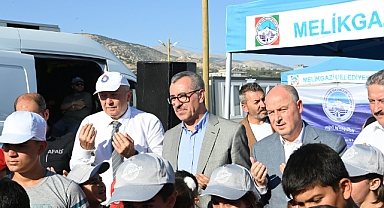 Başkan Güngör, “Kalıcı Konutların da 1 Yıl İçerisinde Teslimi Yapılacak”