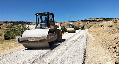 Ekinözü’nde Grup Yolları Büyükşehir’le Yenileniyor