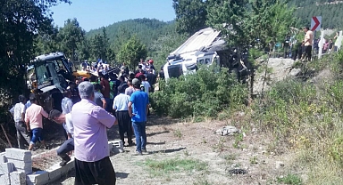 Andırın da Feci Kaza ...Kamyonun Freni Patladı...