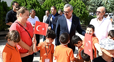 Başkan Güngör, Çocukların Yeni Eğitim Dönemi Heyecanına Ortak Oldu