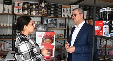 Başkan Güngör, Geçici İş Yerlerinde Esnafları Ziyaret Etti