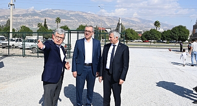 Başkan Güngör ve Vali Ünlüer, İSKUR Tekstil Fabrikasını Ziyaret Etti