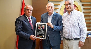 İlk Günden İtibaren Deprem Bölgesini Yalnız Bırakmayan Bayraktar'a Teşekkür Ziyareti