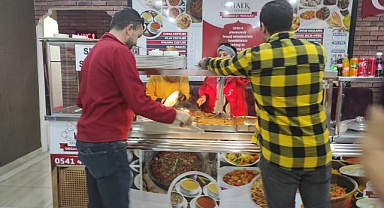 Kahramanmaraş Eğitim Vakfı Bursiyer Öğrencileri Öğle Yemeğinde Buluştular