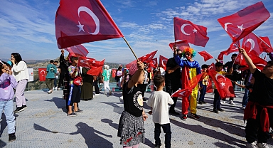 Minikler Cumhuriyet Coşkusunu Ali Kayası’nda Yaşadı