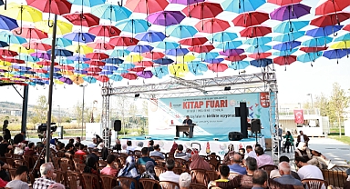 ‘100 Yılın Sayfaları’ Kitap Fuarı ile EXPO 2023’de Açıldı