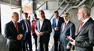 Depremde Hayvanları Telef Olan Üreticilere, Büyükbaş Hayvanları Teslim Edildi