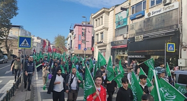 İSTANBULDA BİNLERCE KİŞİ GAZZE İÇİN YÜRÜDÜ