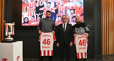 İstiklal Spor’un Şampiyonluk Kupası Başkan Güngör’ün Ellerinde Yükseldi