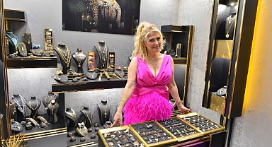 Neslihan Koçak’tan Işıltılı Açılış