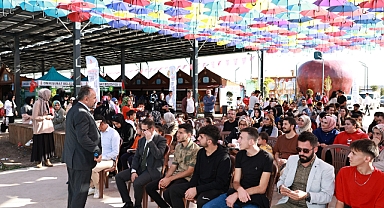 Tufan Gündüz’den EXPO 2023 Kitap Fuarı’nda Tarih Dolu Mükemmel Söyleşi