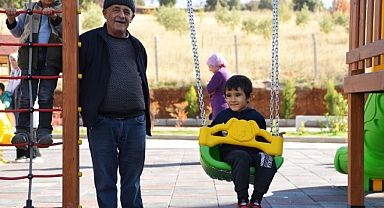 DULKADİROĞLUNDAN YENİKENT’E ÇOCUK OYUN ALANI