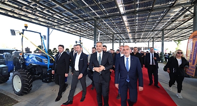 GEÇMİŞİN EFSANE OTOMOBİLLERİ VE GELECEĞİN TEKNOLOJİİI AUTO SHOW 2025’DE GÖRÜCÜYE ÇIKTI