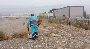 DULKADİROĞLU BELEDİYESİ, UMUT KONTEYNER KENT VE İLÇE GENELİNDE TEMİZLİK ÇALIŞMALARINI SÜRDÜRÜYOR