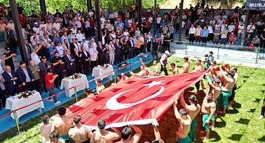 DULKADİROĞLU BELEDİYESİ EV SAHİPLİĞİNDE 454 PEHLİVAN ER MEYDANINA ÇIKTI