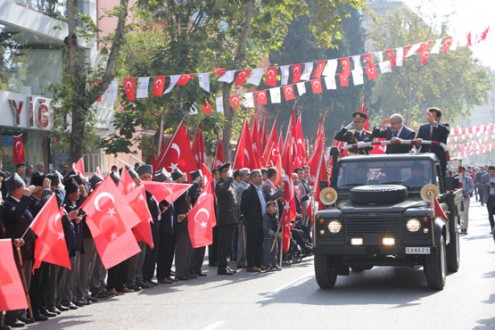 29 EKİM CUMHURİYET BAYRAMININ 91. YILDÖNÜMÜ TÖRENLERLE KUTLANDI