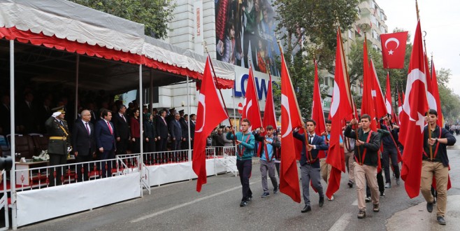 29 EKİM CUMHURİYET BAYRAMININ 92. YILDÖNÜMÜ COŞKUYLA KUTLANDI