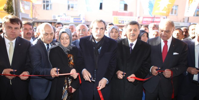 AK PARTİ’DEN TÜRKOĞLU SEÇİM BÜROSUNA GÖRKEMLİ AÇILIŞ.