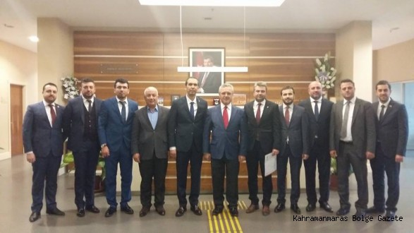 AK Parti İl Başkanı Av.Ahmet Özdemir ve Onikişubat İlçe Başkanı Fırat Görgel Mazbatasını aldı