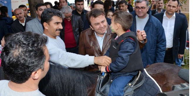 Başkan ERKOÇ “BİNİCİLİK KURSU İLE ATASPORUMUZU GELİŞTİRECEĞİZ”