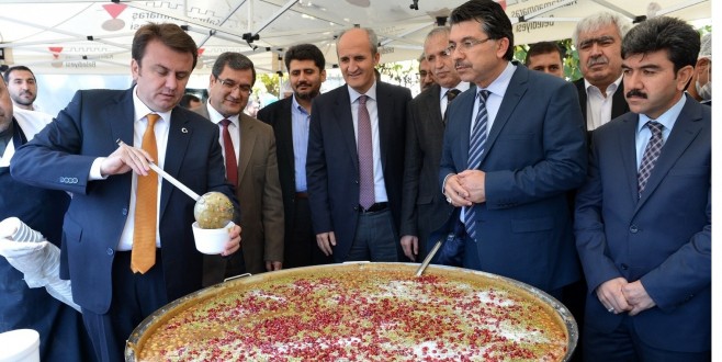 BAŞKAN ERKOÇ: “YAŞANAN SIKINTILARIN SON BULMASINI TEMENNİ EDİYORUM”