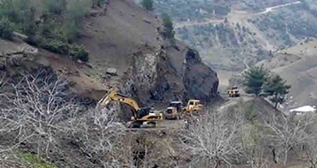 BÜYÜKŞEHİR BELEDİYESİ BAYDEMİRLİ GRUP YOLU ÇALIŞMALARI DEVAM EDİYOR