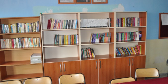 Çağlayancerit’te SODES’le Okuyan Nesiller Projesi kapsamında 5 okula kütüphane kuruldu