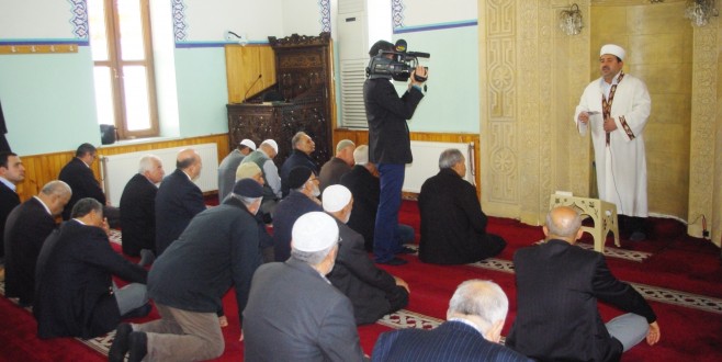 DİYANET TAKVİMİ CAMİLERDE CEMAATE OKUNMAYA BAŞLANDI