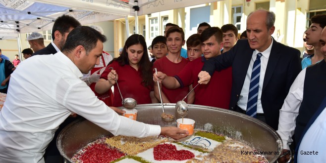 DULKADİROĞLU’NDAN ÖĞRENCİLERE AŞURE
