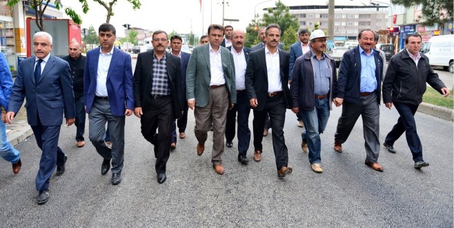 GÖKSUN’DA ASFALT ÇALIŞMALARI DEVAM EDİYOR.