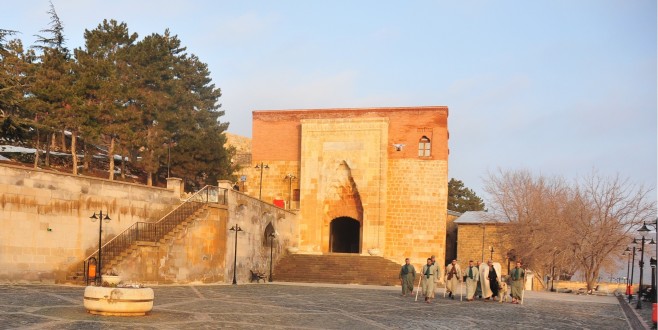 GÖZ NURUMUZ ESHAB-I KEHF’İ UNESCO DÜNYA MİRASI ADAY LİSTESİNE TAŞIDIK…