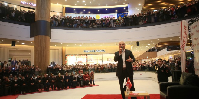 HATİPOĞLU PİAZZA’LARDA COŞKUYLA KARŞILANDI