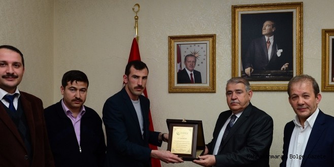 HAYRAT İNSANİ YARDIM DERNEĞİNDEN BAŞKAN MAHÇİÇEK’E “TEŞEKKÜR” PLAKETİ
